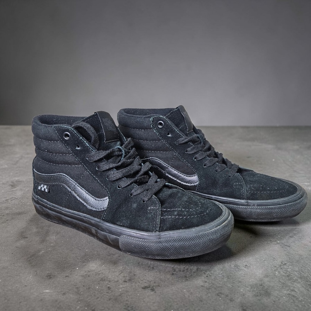 Vans Skate Sk8-Hi Blackout Sneakers Triple Black Suede Mens Size 7‎ Shoes